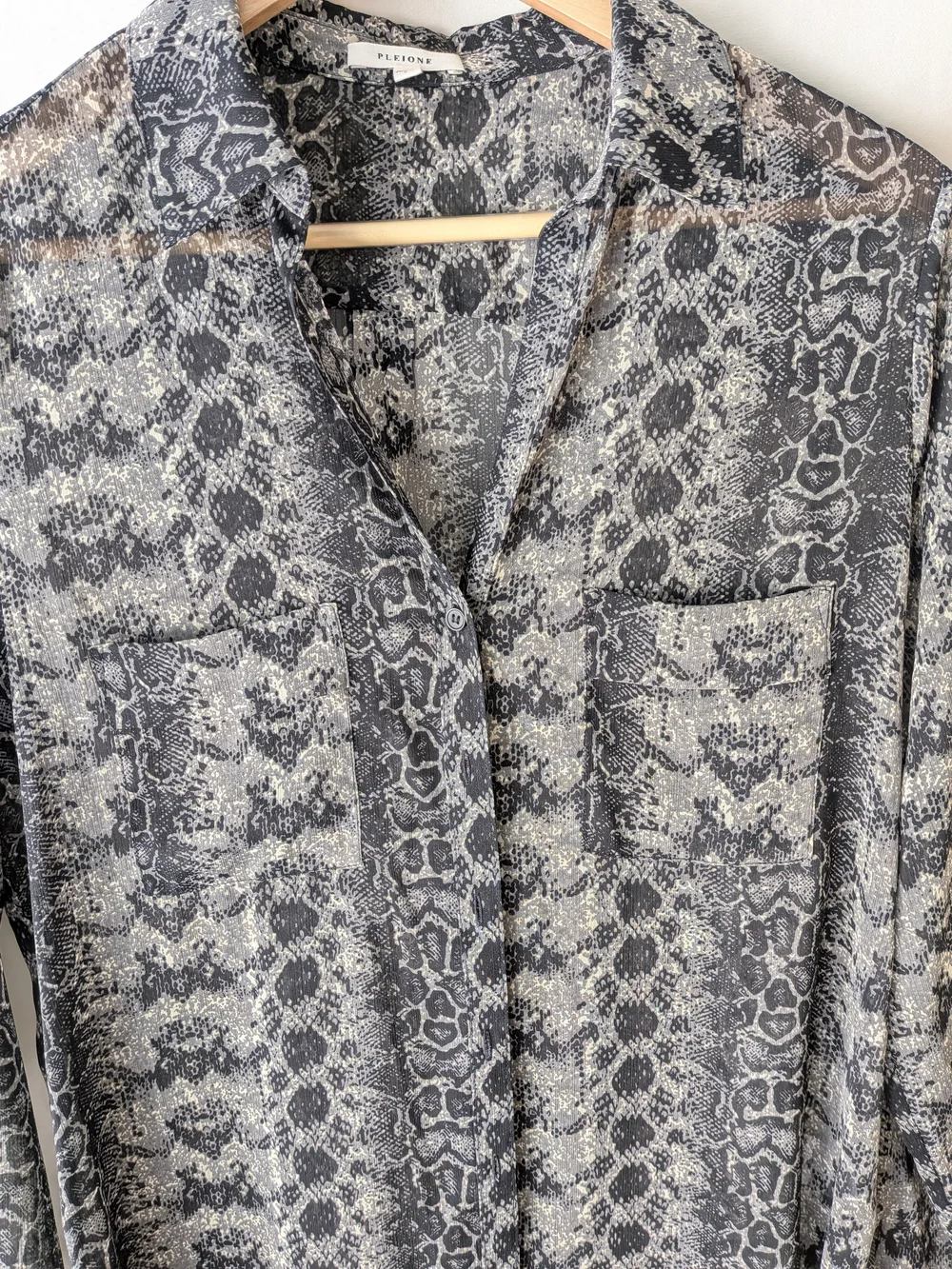 Pleione lightweight sheer